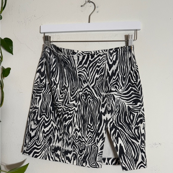 MOTHER DENIM - The Side Split Mini Skirt in Zebra Print - {29} - Picture 2 of 8